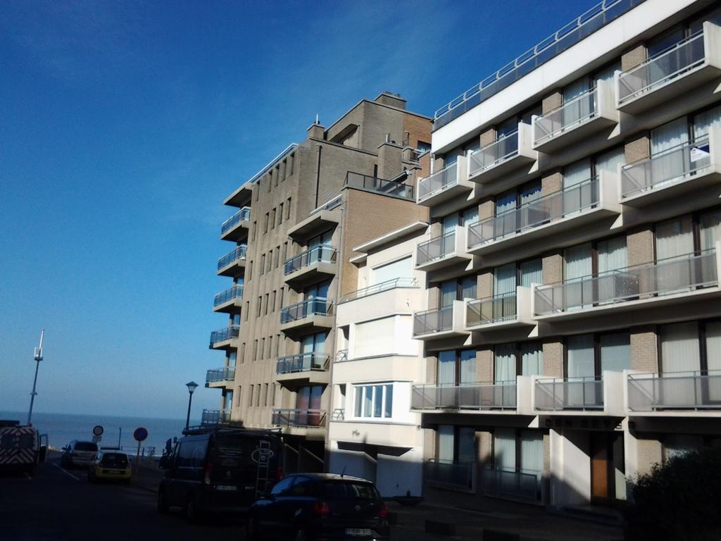 Zonnig Appartement Met Zeezicht Коксейде Екстериор снимка