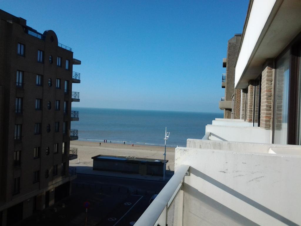 Zonnig Appartement Met Zeezicht Коксейде Екстериор снимка